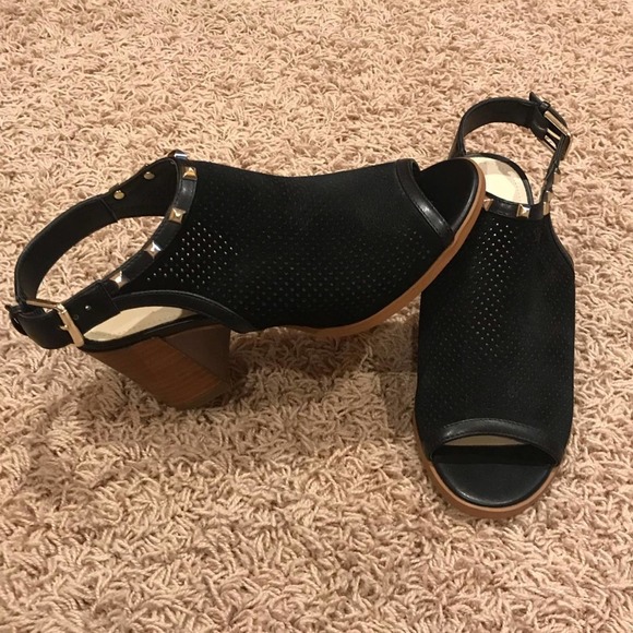 Marc Fisher Shoes - NWOT Marc Fisher Block Heel Sandals Size 7 Wide